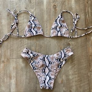 Tan lines bikini set